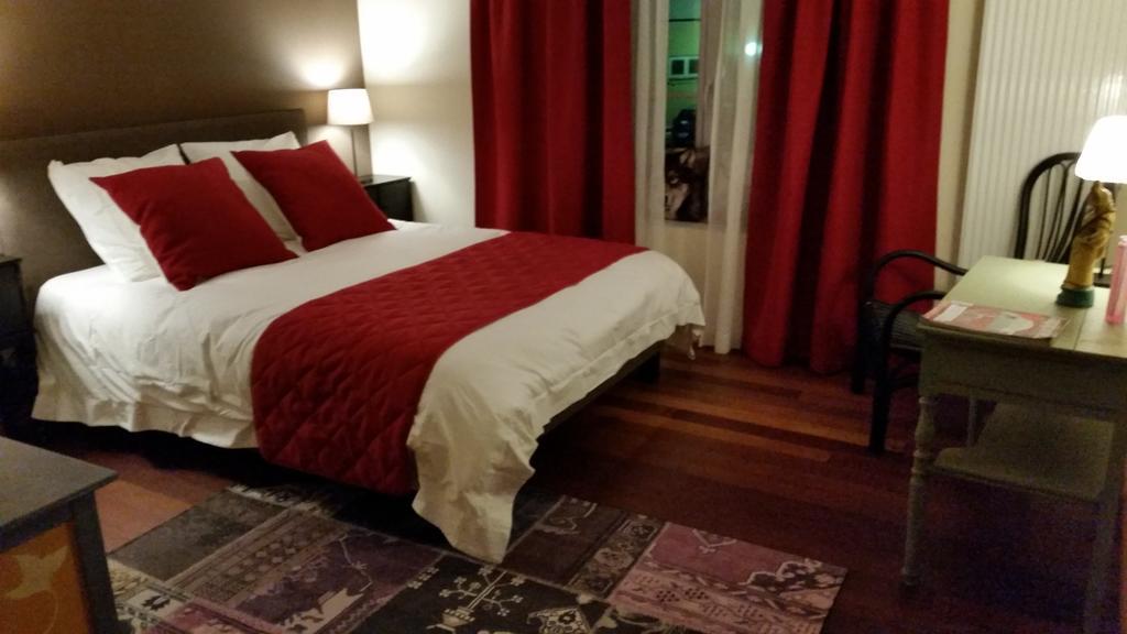 La Chouette Maison - Chambres D'Hotes Et Gite En Ville Remiremont Rom bilde